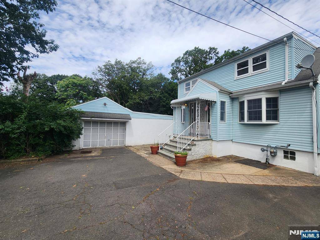 North Haledon, NJ 07508,119 North Haledon AVE