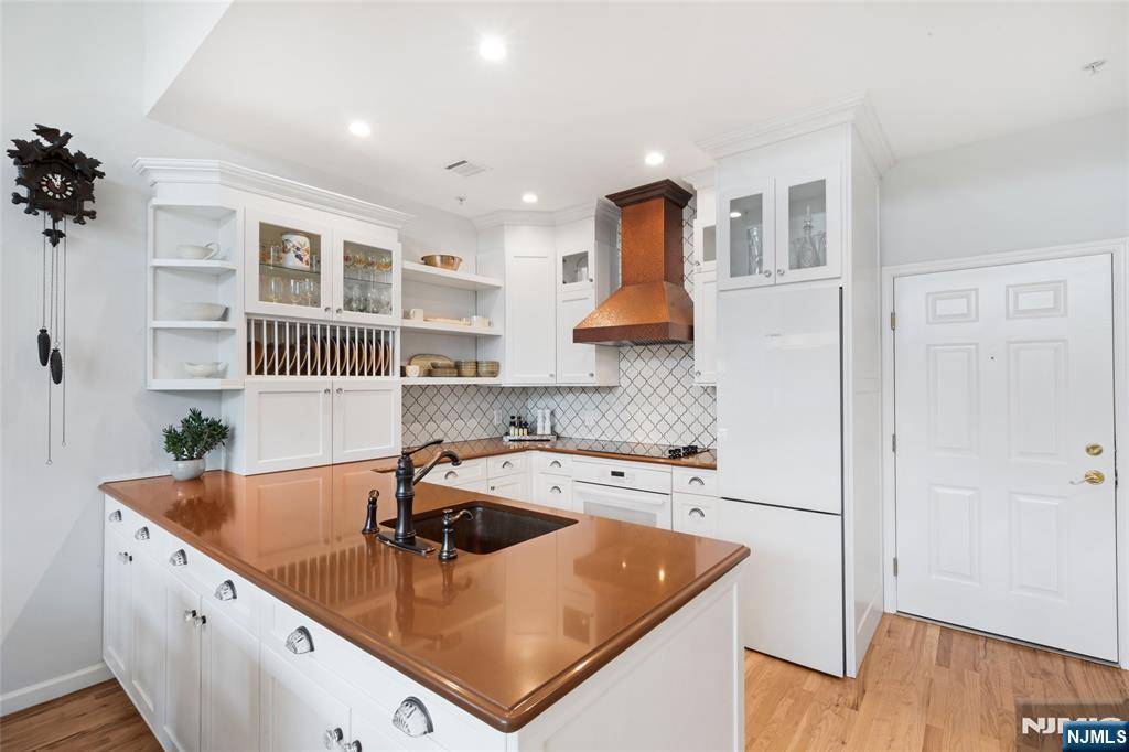 Little Falls, NJ 07424,280 Main ST #308