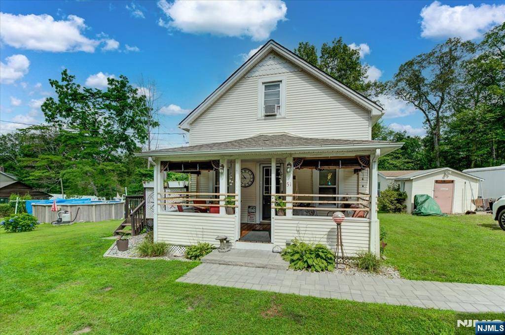 West Milford, NJ 07435,51 Blakely LN