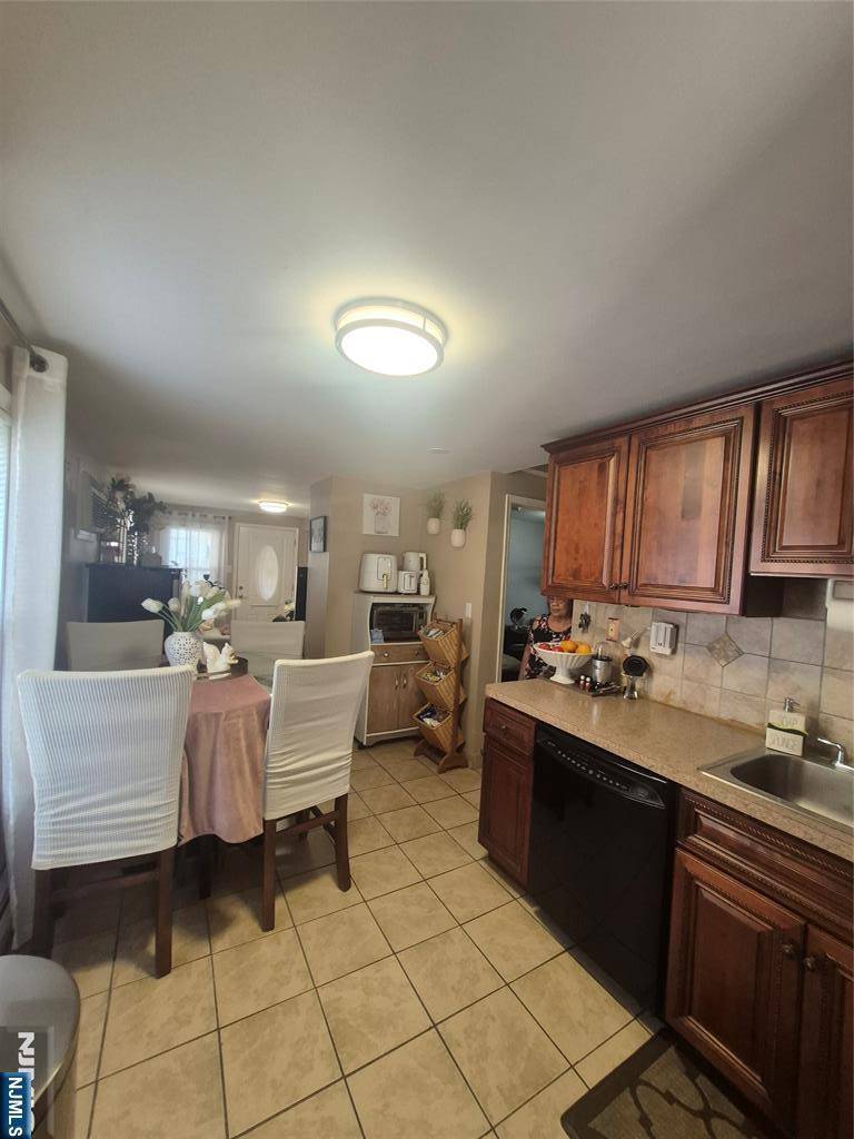 Paterson, NJ 07501,63-65 Glover AVE