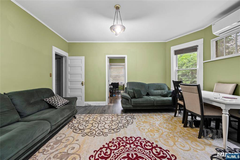 Clifton, NJ 07011,454 Clifton AVE
