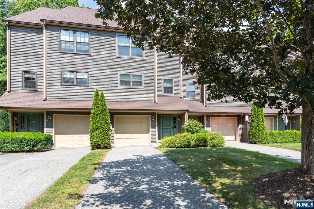 West Milford, NJ 07480,54 Beacon Hill #B