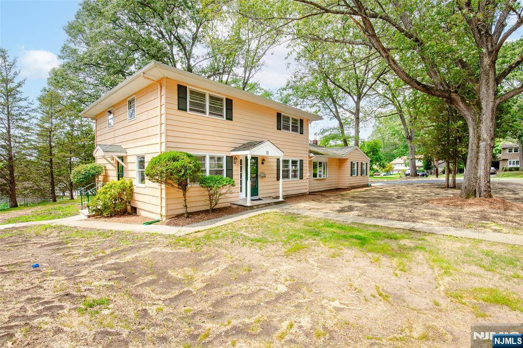 Oakland, NJ 07436,11 Loyola PL
