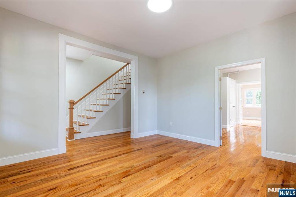 Ridgefield Park, NJ 07660,9 Overpeck AVE