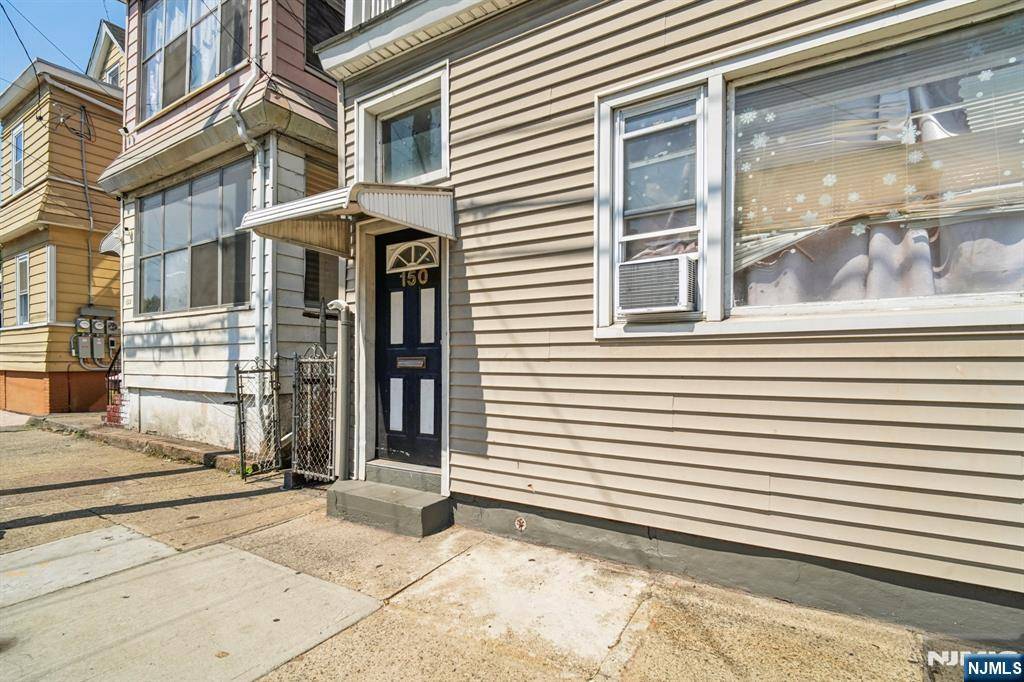 Paterson, NJ 07501,150 Martin ST