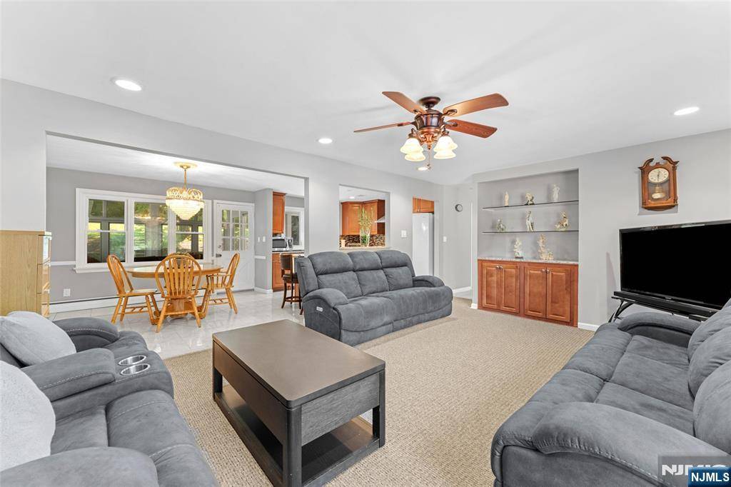 River Edge, NJ 07661,222 Zabriskie PL
