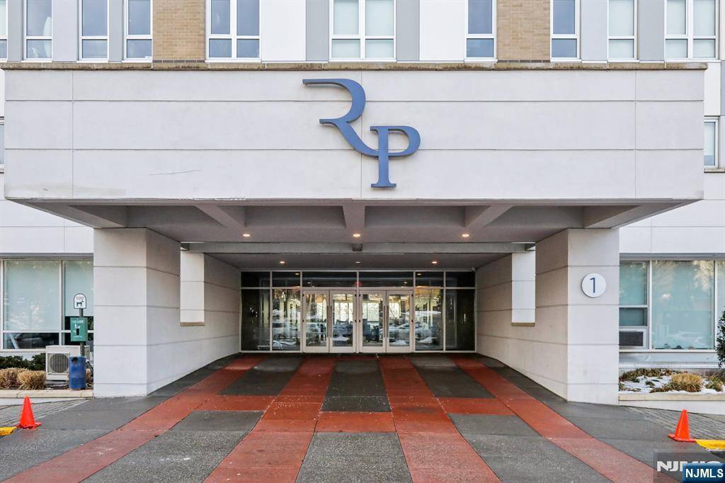 Fort Lee, NJ 07024,1 Executive DR #214