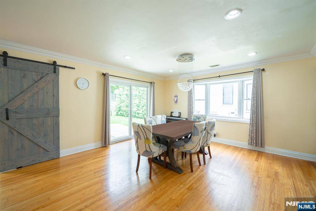 Millburn, NJ 07041,355 Wyoming AVE