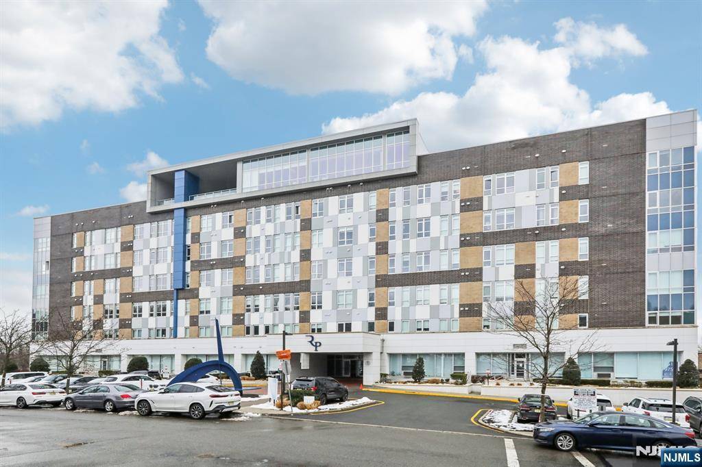 Fort Lee, NJ 07024,1 Executive DR #615