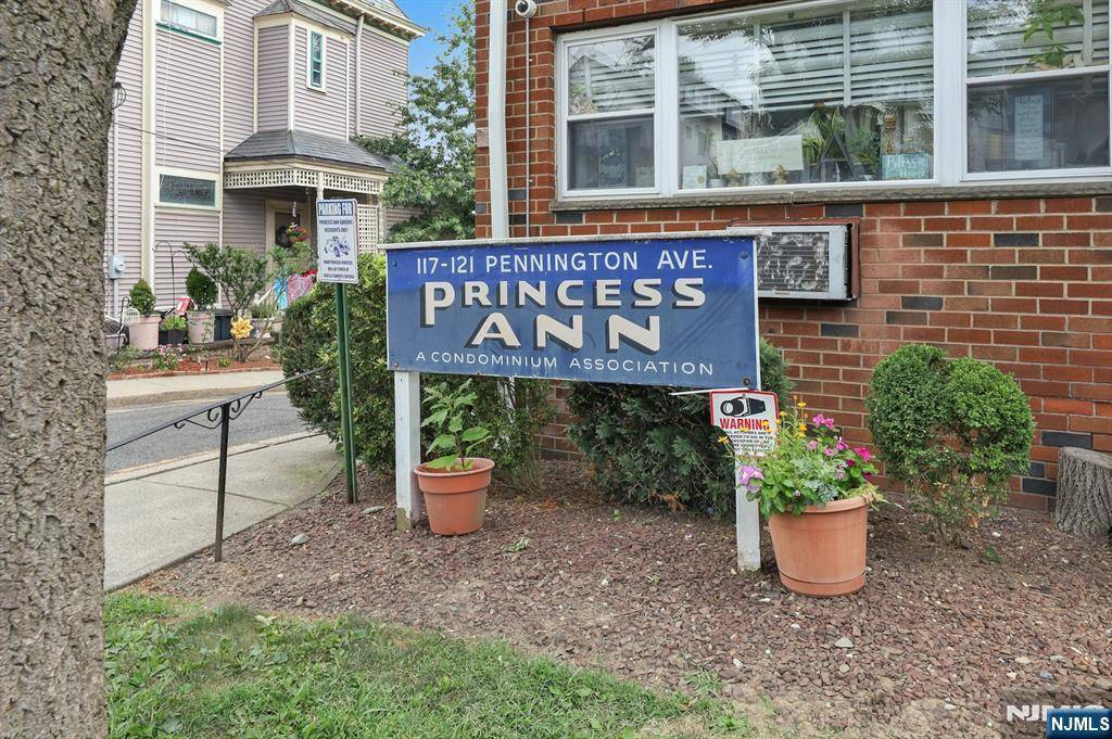 Passaic, NJ 07055,121 Pennington AVE #R2