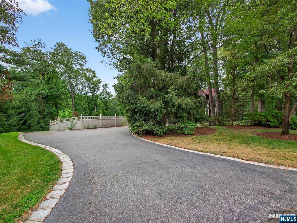 Wyckoff, NJ 07481,483 Old Post RD