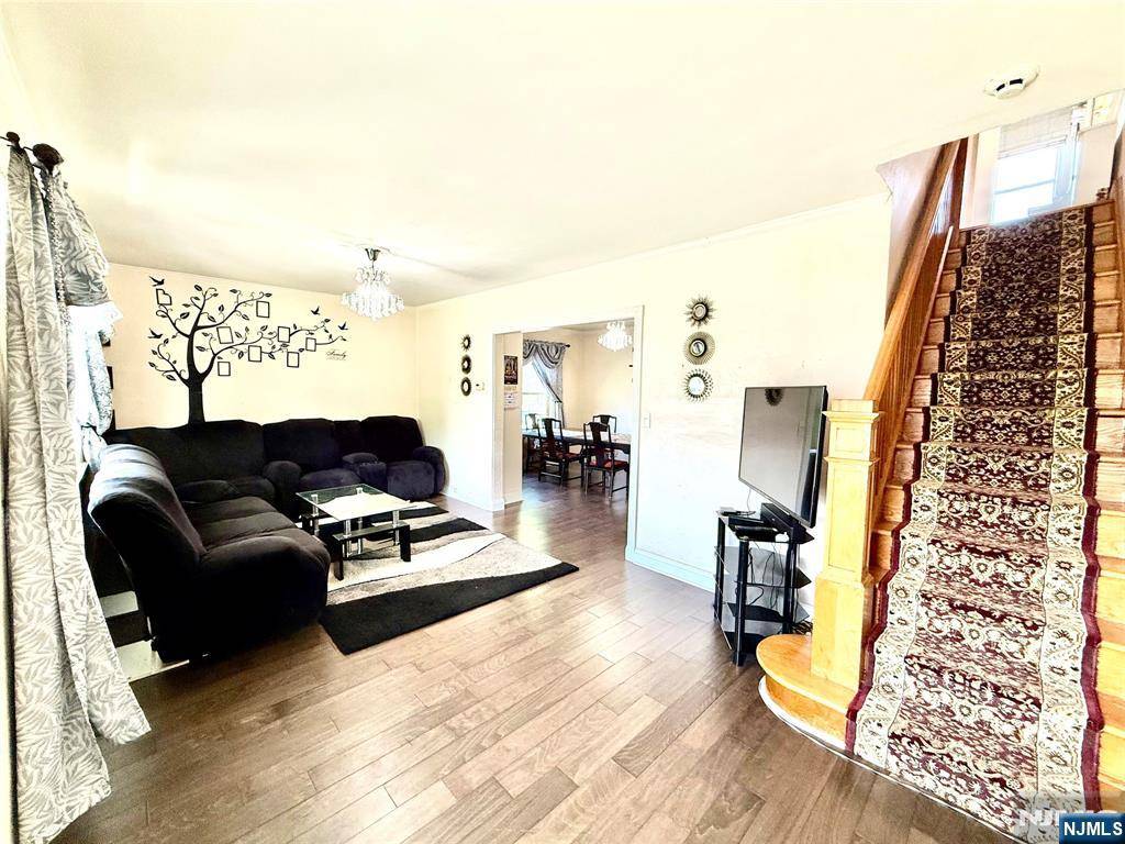 Fair Lawn, NJ 07410,10-01 Berdan AVE