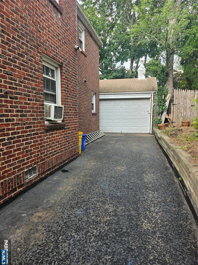 Teaneck, NJ 07666,493 Beverly RD