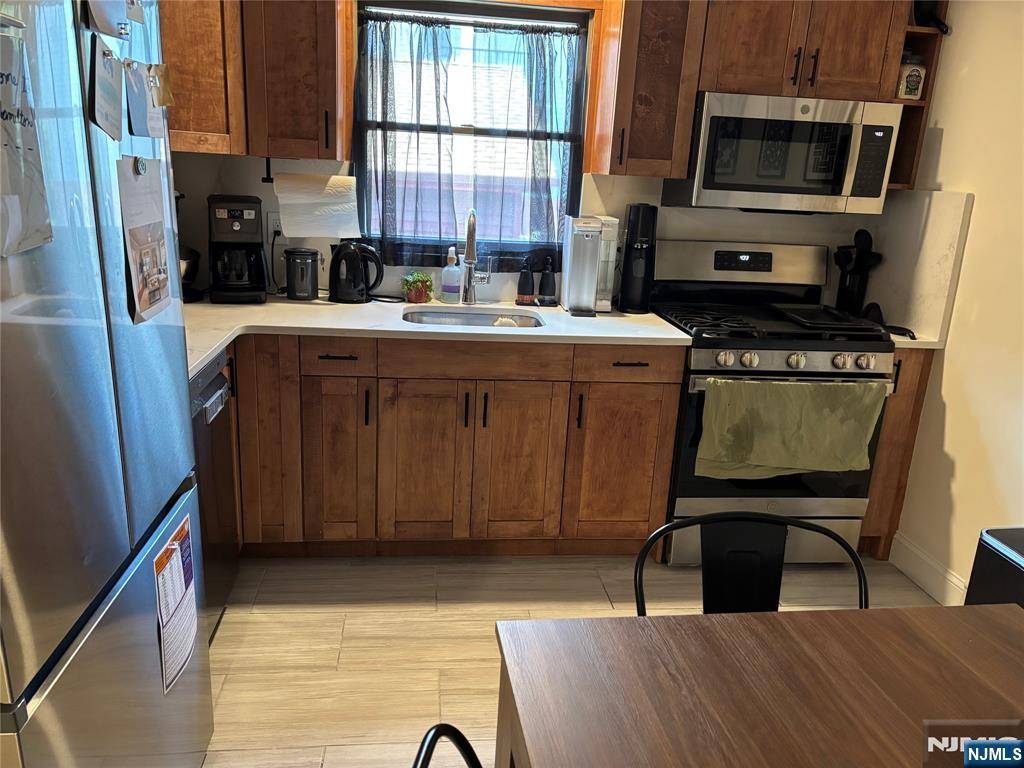 Lodi, NJ 07644,3 Hamilton AVE #3