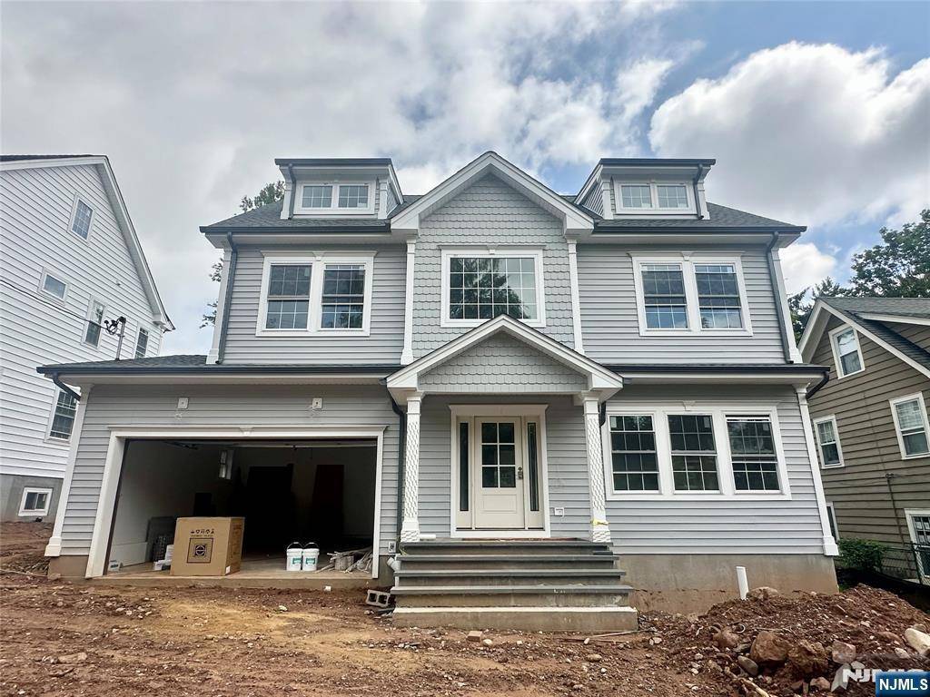 Maplewood, NJ 07040,13 Collinwood RD