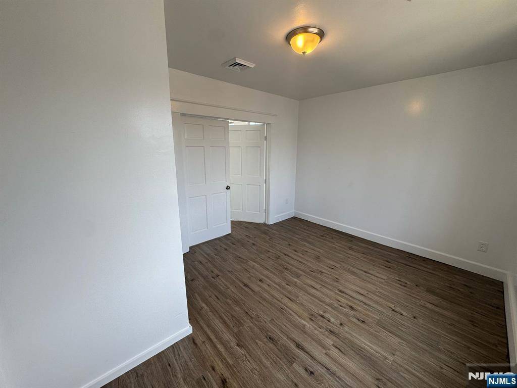 Linden, NJ 07036,12 Maple AVE #2
