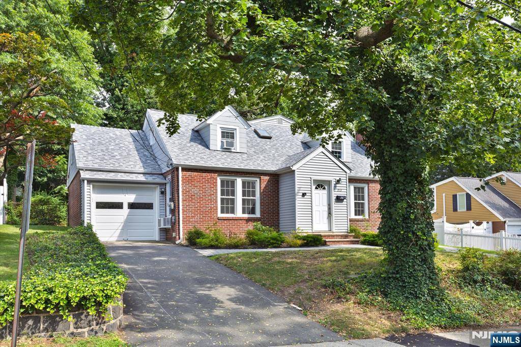 Leonia, NJ 07605,213 Oratam TRCE