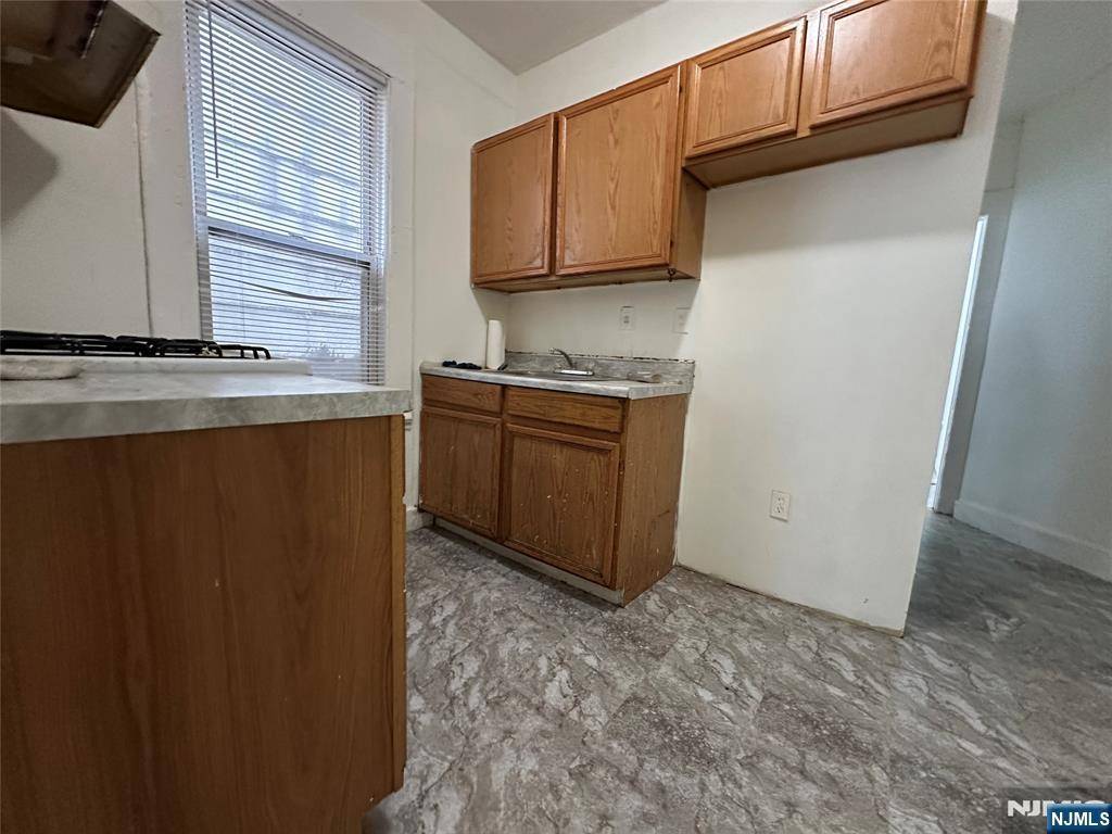 Lyndhurst, NJ 07071,232 Stuyvesant AVE