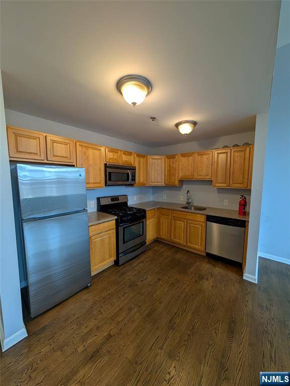 Paterson, NJ 07501,19 MARKET ST #405