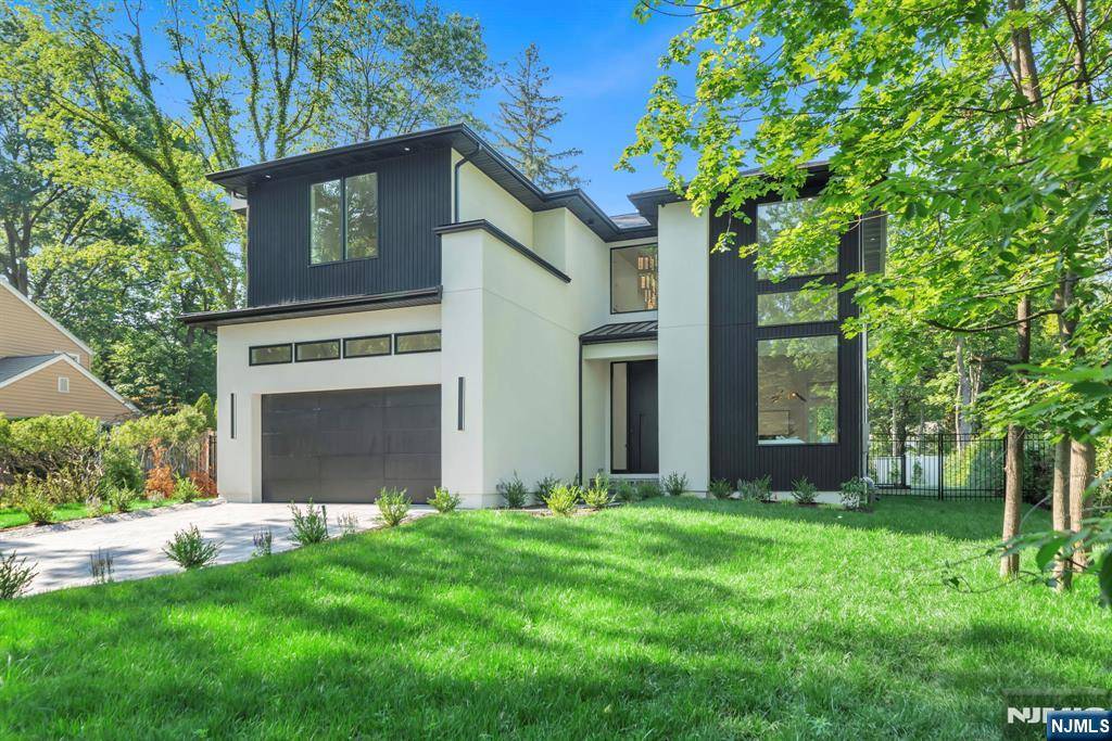 Tenafly, NJ 07670,43 Oak AVE