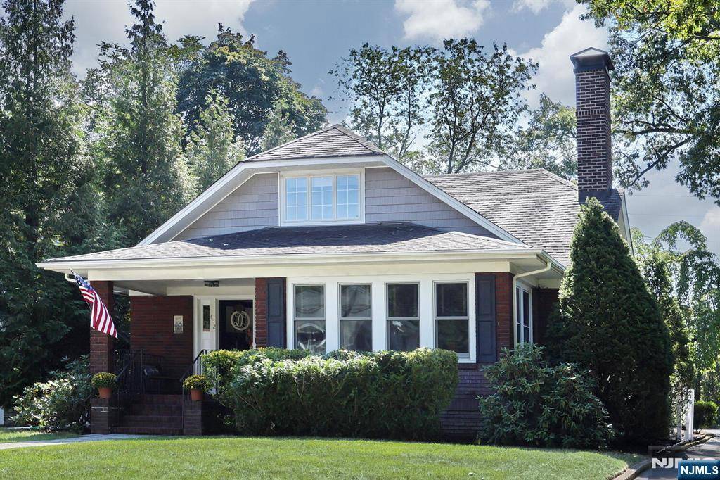 Glen Rock, NJ 07452,472 Rock RD