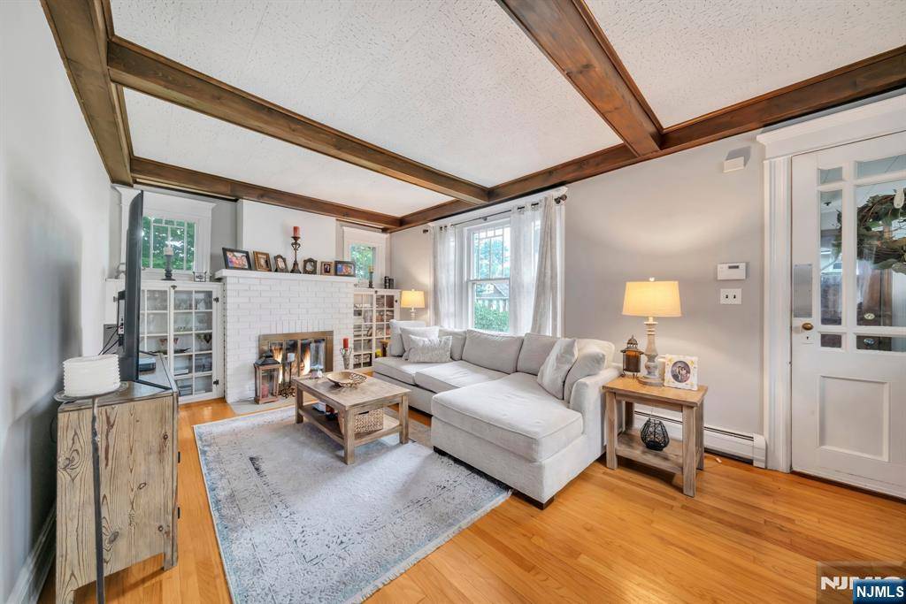 Hillsdale, NJ 07642,101 Large AVE