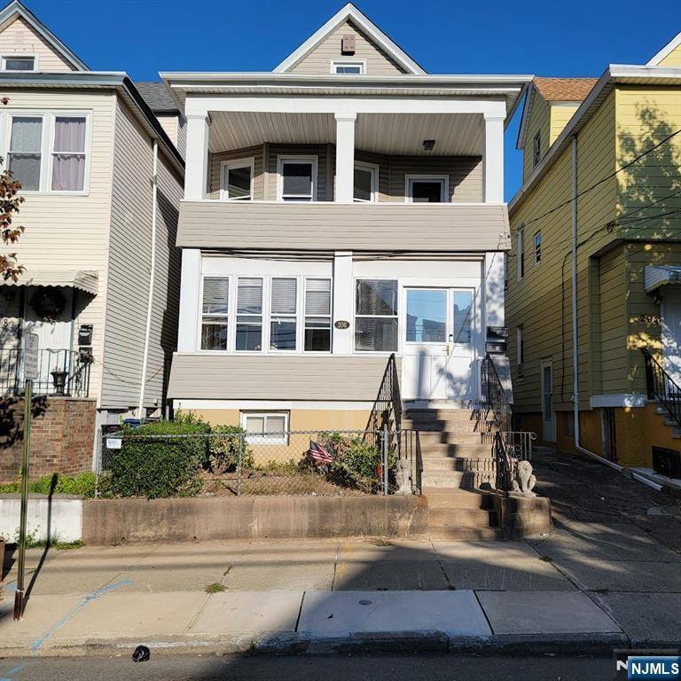Garfield, NJ 07026,206 Cambridge AVE #2