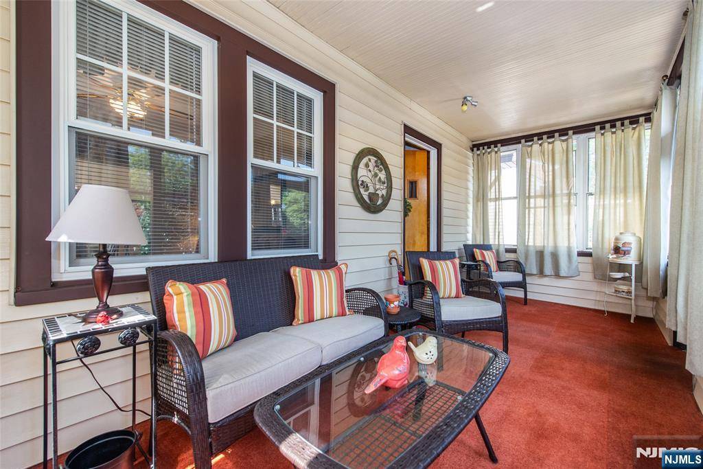 Nutley, NJ 07110,33 Laura AVE