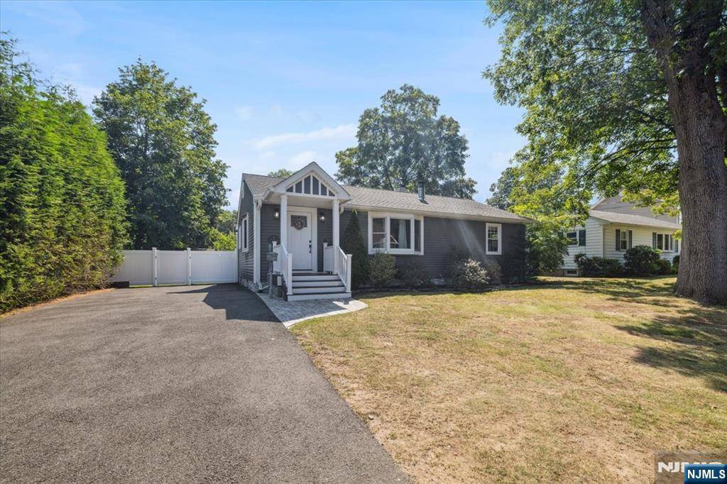 Mahwah, NJ 07430,21 Maple AVE