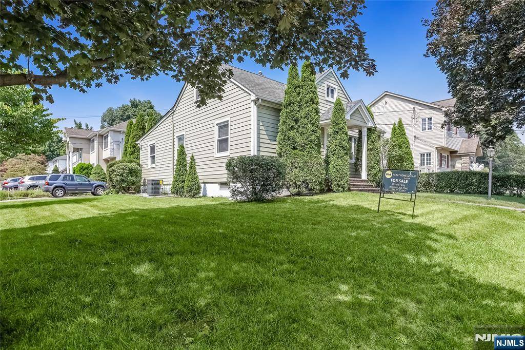 Fair Lawn, NJ 07410,34-03 Norwood DR