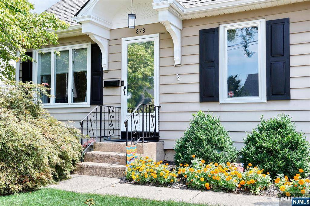 Maywood, NJ 07607,878 Lincoln AVE