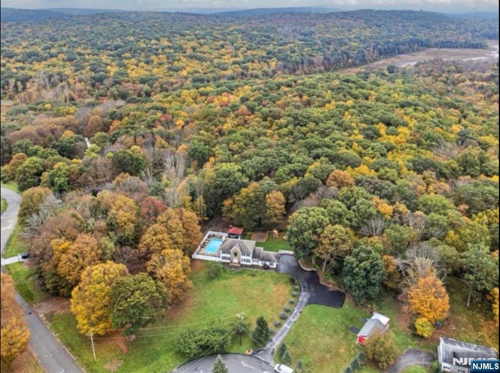 West Milford, NJ 07460,106 Henderson RD