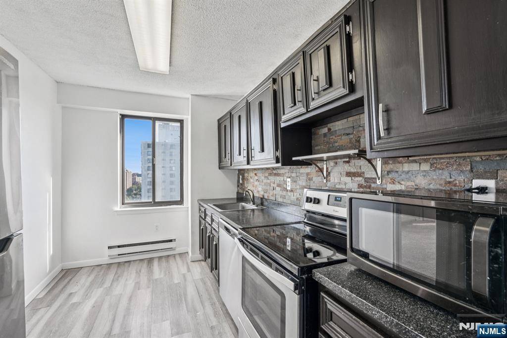 Hackensack, NJ 07601,307 Prospect AVE #16A