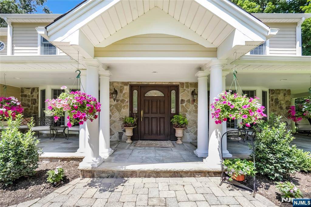 Woodcliff Lake, NJ 07677,72 Old Farms RD