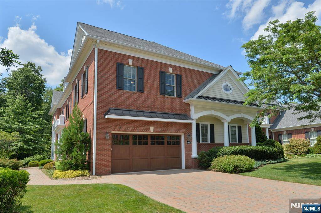 Saddle River, NJ 07458,134 Cortland DR