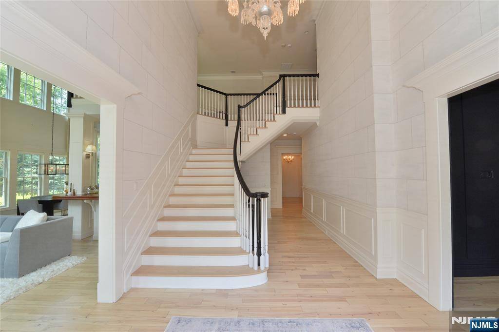 Saddle River, NJ 07458,134 Cortland DR
