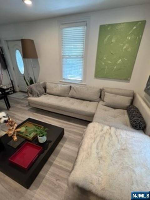 Edgewater, NJ 07020,454 Undercliff AVE
