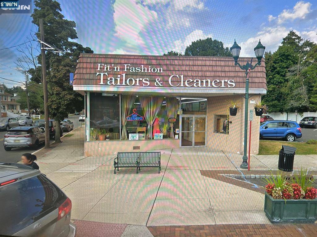 Maywood, NJ 07607,39 W Pleasant AVE