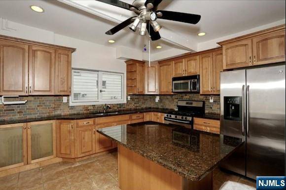 Palisades Park, NJ 07650,432 Highland AVE