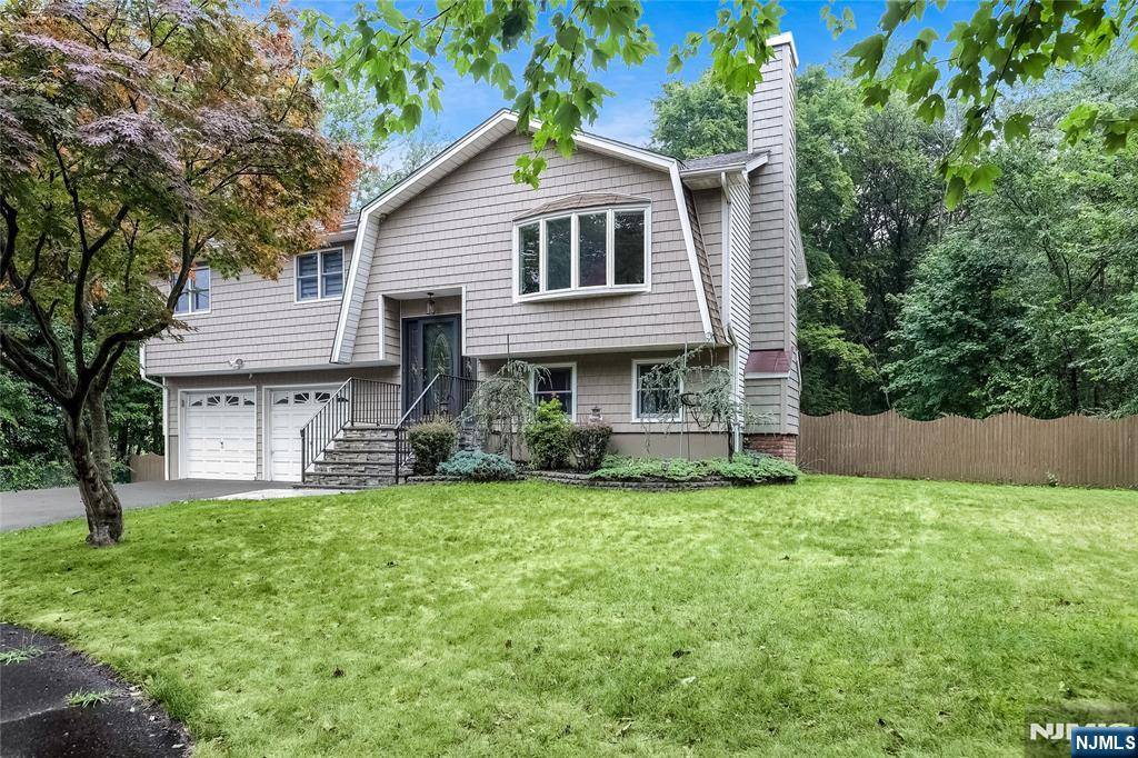 Wayne, NJ 07470,27 Ellen LN