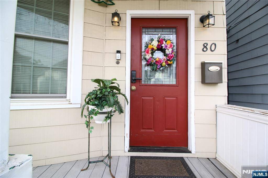 Clifton, NJ 07011,80 Russell ST