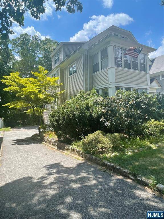 Midland Park, NJ 07432,134 Highland AVE #1