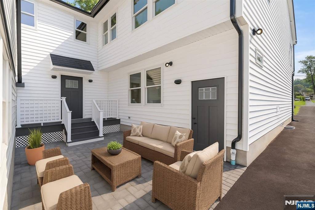 Paramus, NJ 07652,199 Midwood RD