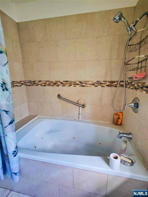 Newark, NJ 07106,15 Richelieu PL