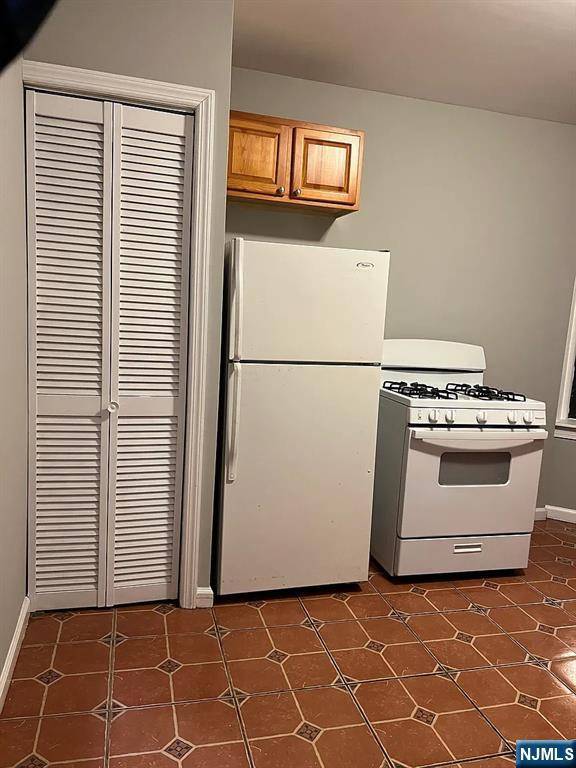 Harrison, NJ 07029,208-210 Harrison AVE #APT5