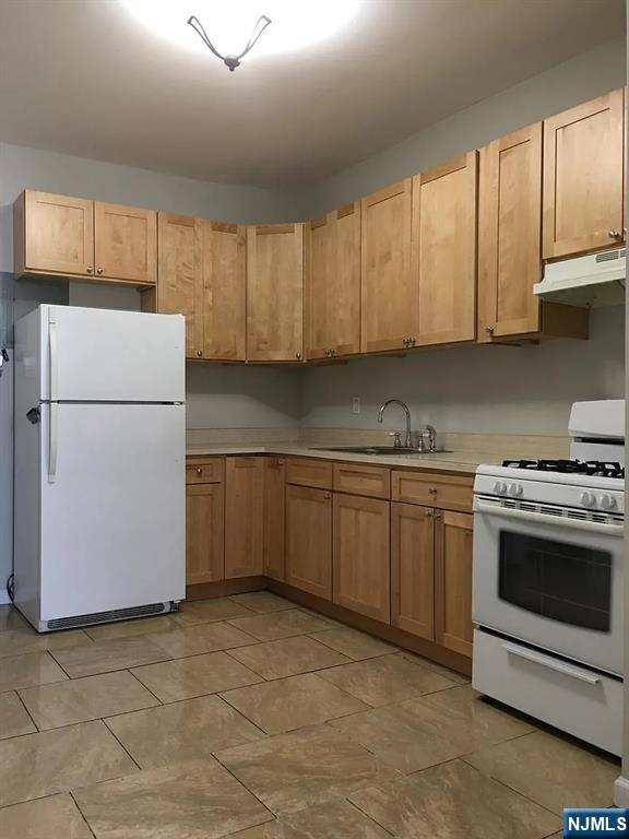 Harrison, NJ 07029,208-210 Harrison AVE #APT1