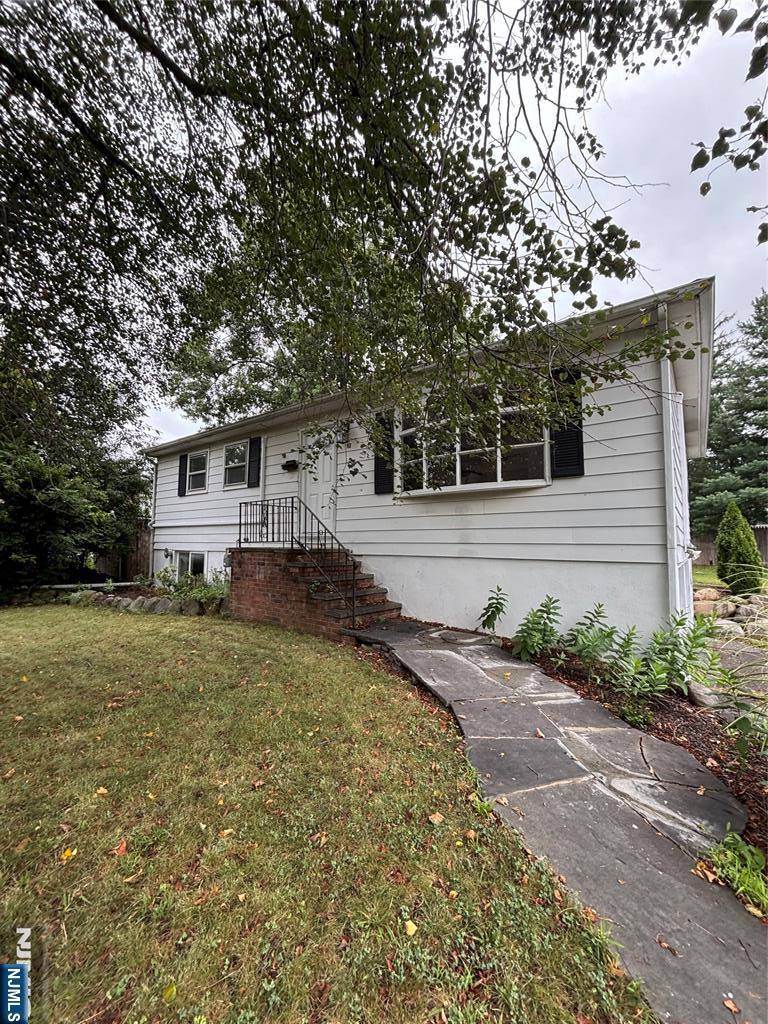 Midland Park, NJ 07432,52 Post ST