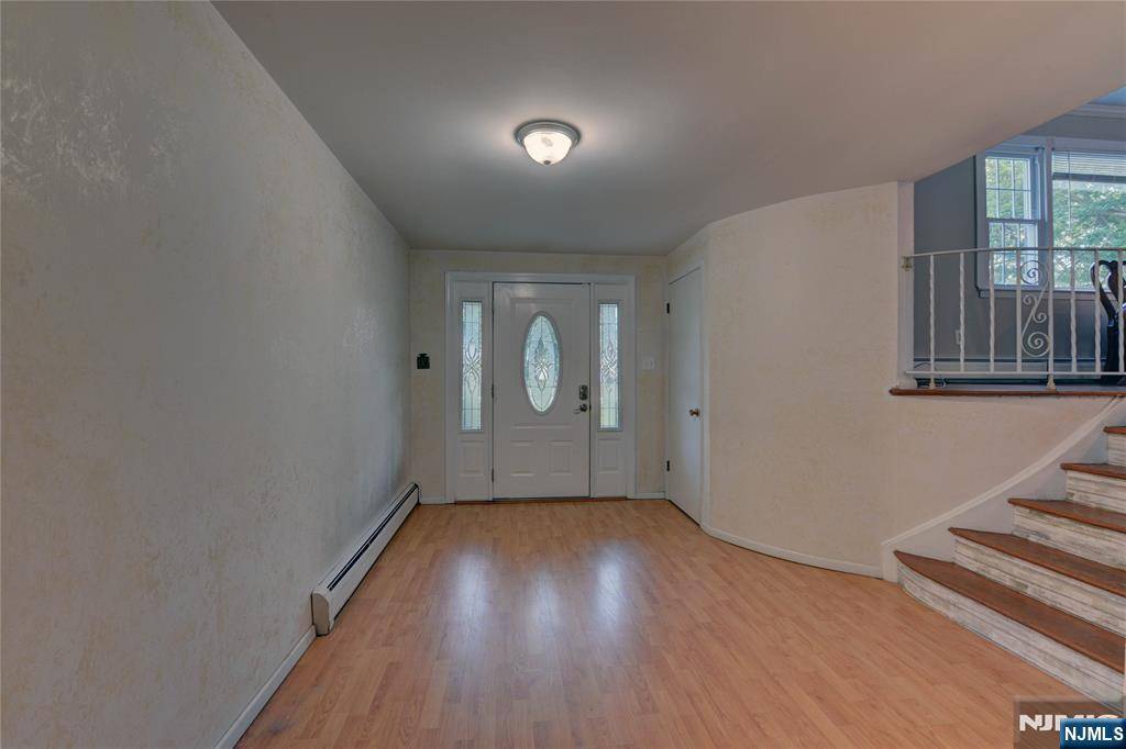 Pequannock Township, NJ 07444,23 Van Ness AVE