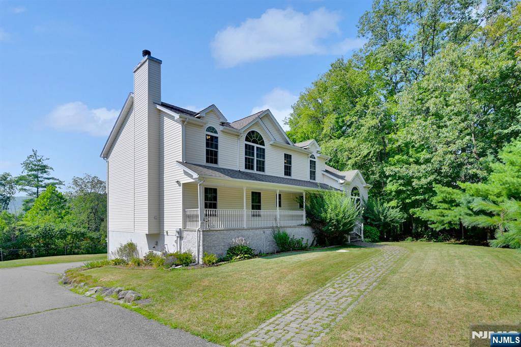 West Milford, NJ 07480,1731 Macopin RD