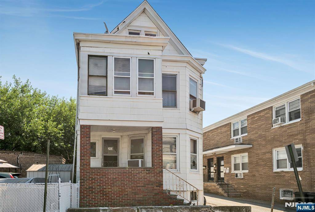 Paterson, NJ 07513,253 E 21st ST